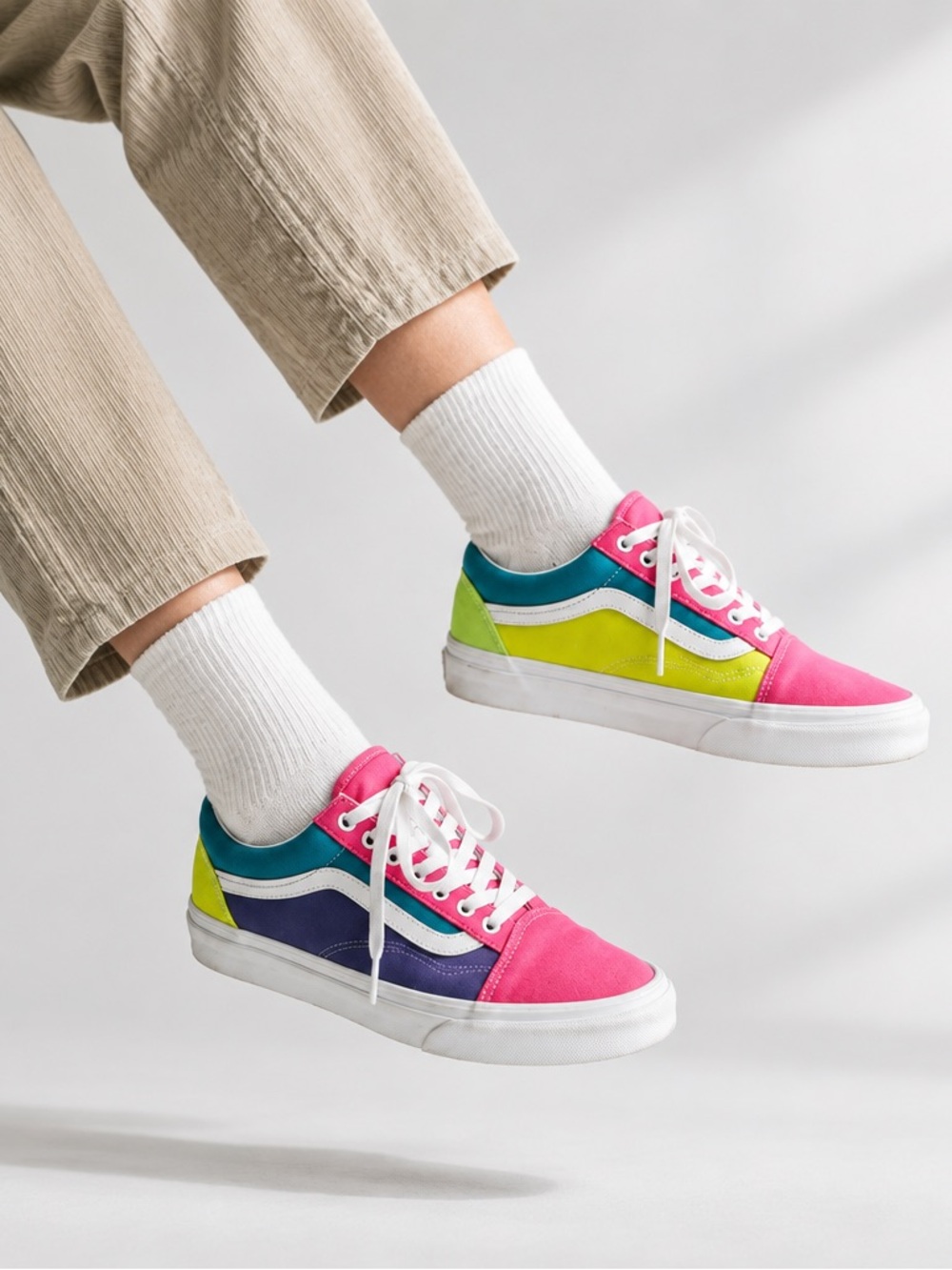 Vans Women's Sz 8 Low-Top Canvas Old Skool in Neon Pink, Lime & Teal Sneakers